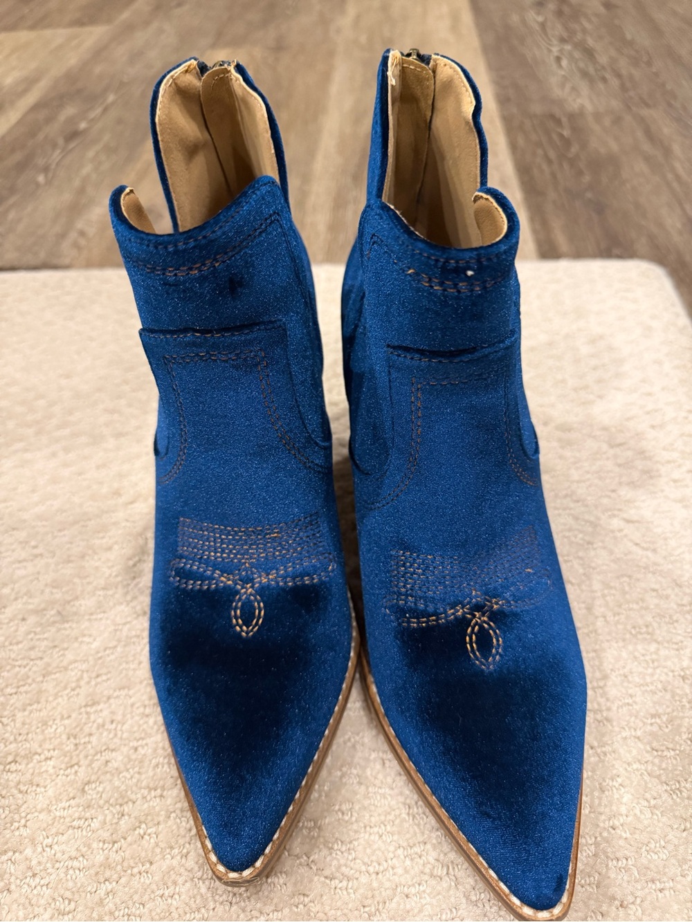 Hey Girl Corkys Blue Women's Suede Pointed Western Booties size 8.